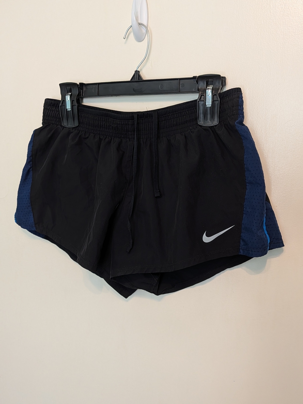 Nike Women's Black Shorts Navy Blue Side Panels Silver Swoosh Dri Fit Large Lg